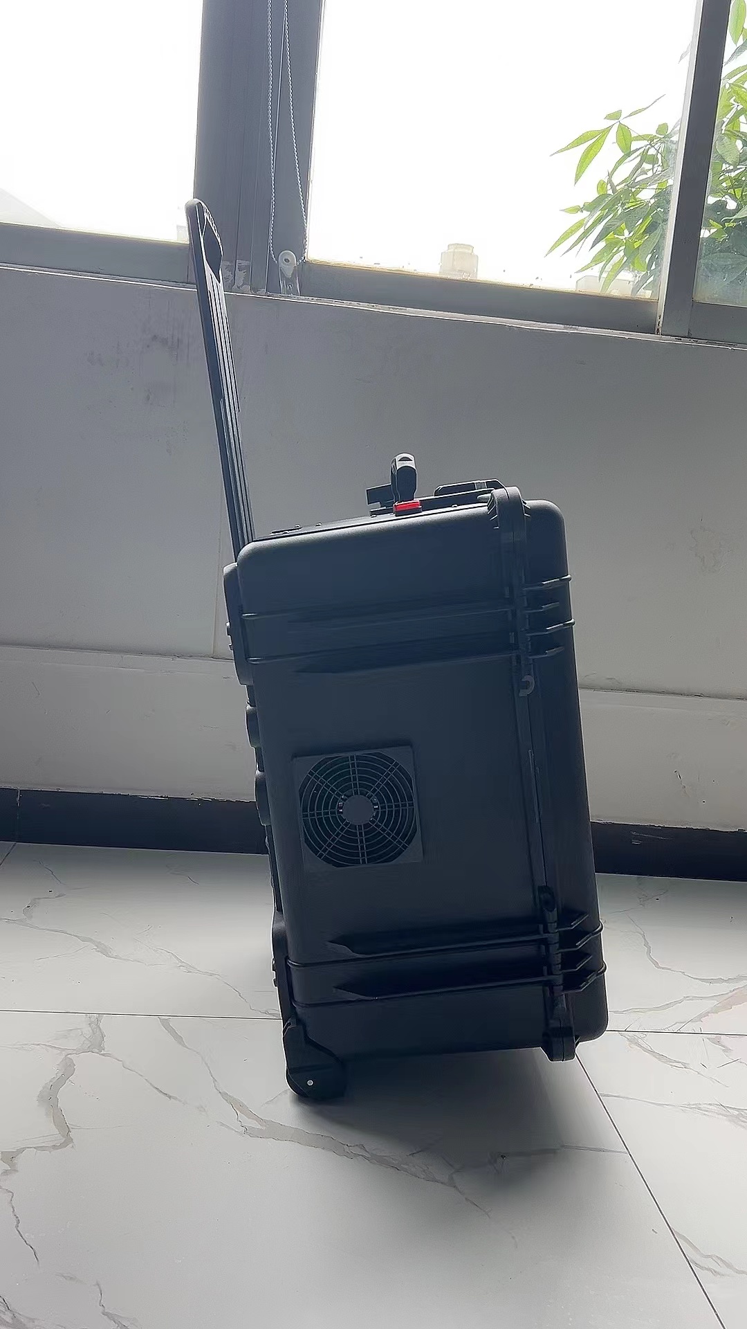 怀安手拉箱型移动通信干扰器